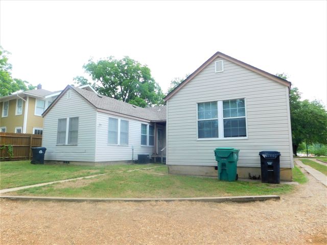 1609 N Locust Street, Denton, TX 76201