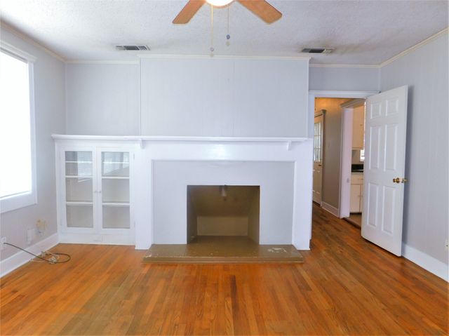 1609 N Locust Street, Denton, TX 76201