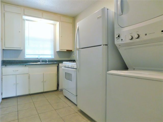 1609 N Locust Street, Denton, TX 76201