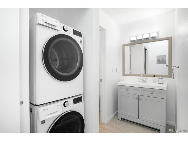 539 Wright St 305, Lakewood, CO 80228