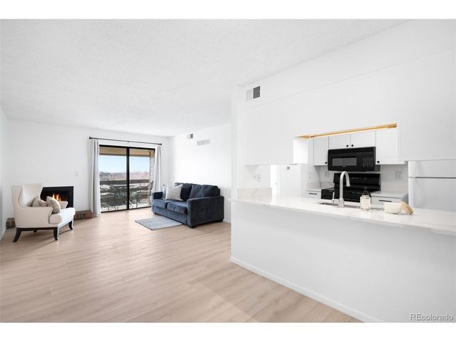 539 Wright St 305, Lakewood, CO 80228