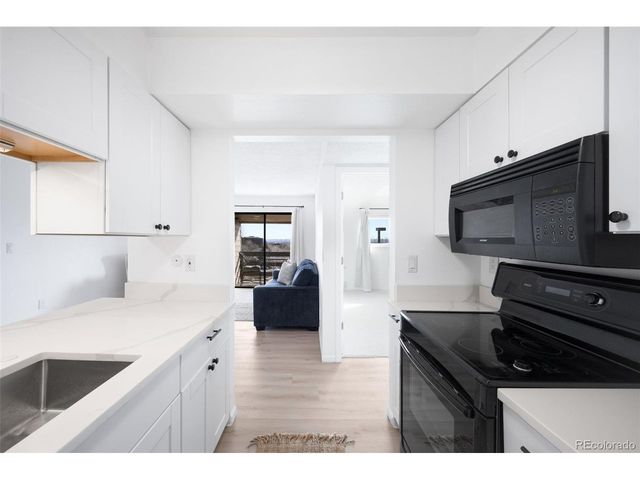 539 Wright St 305, Lakewood, CO 80228