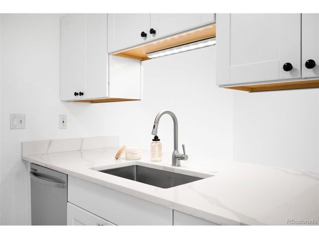 539 Wright St 305, Lakewood, CO 80228