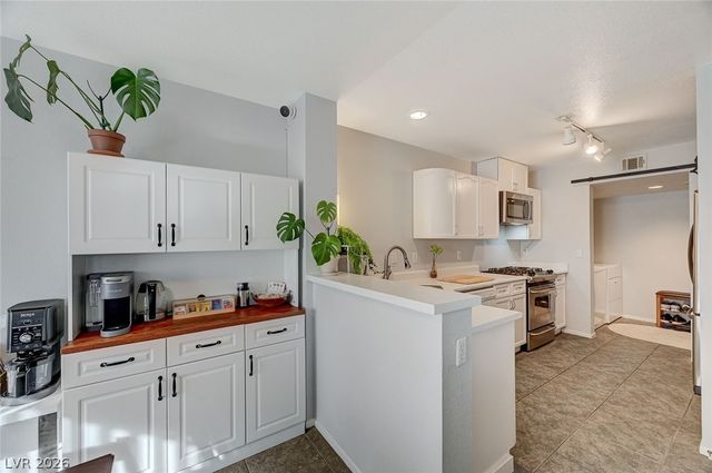 8054 West Rochelle Avenue, Las Vegas, NV 89147