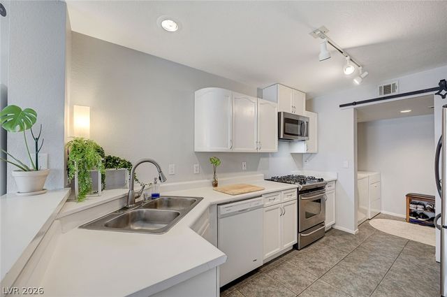 8054 West Rochelle Avenue, Las Vegas, NV 89147