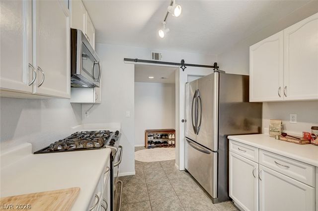 8054 West Rochelle Avenue, Las Vegas, NV 89147