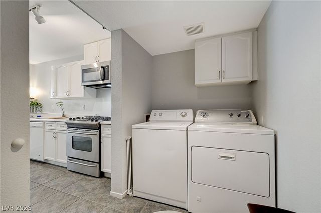 8054 West Rochelle Avenue, Las Vegas, NV 89147