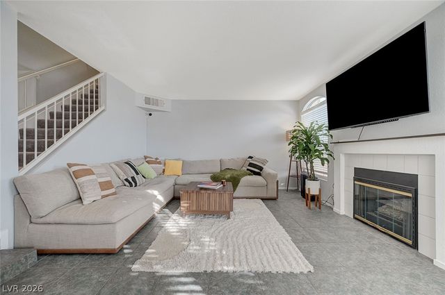 8054 West Rochelle Avenue, Las Vegas, NV 89147