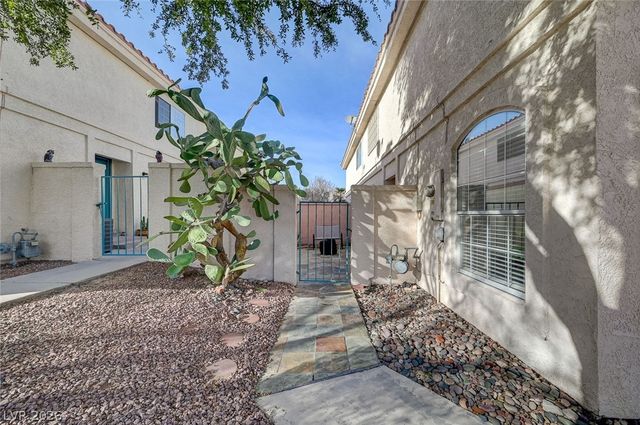 8054 West Rochelle Avenue, Las Vegas, NV 89147