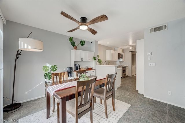 8054 West Rochelle Avenue, Las Vegas, NV 89147