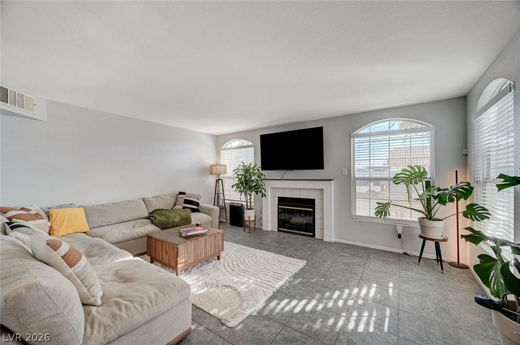 8054 West Rochelle Avenue, Las Vegas, NV 89147