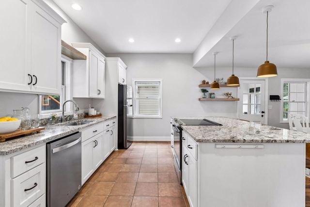 1450 Ripley Avenue, Maplewood, MN 55109