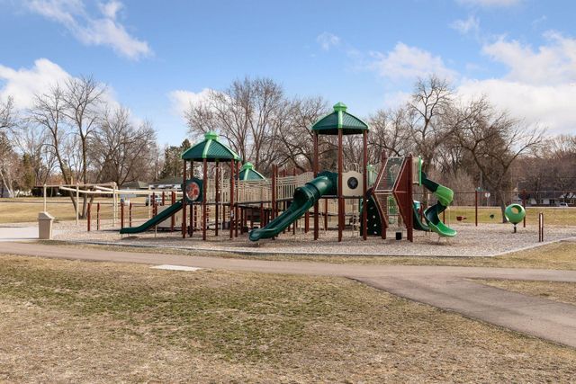 1450 Ripley Avenue, Maplewood, MN 55109