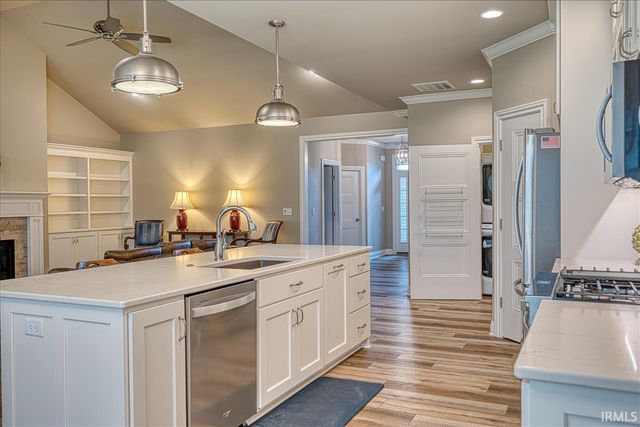 7138 Ironwood Circle A, Newburgh, IN 47630