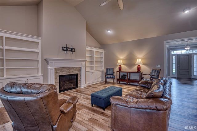 7138 Ironwood Circle A, Newburgh, IN 47630