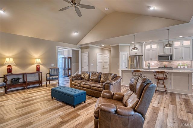 7138 Ironwood Circle A, Newburgh, IN 47630