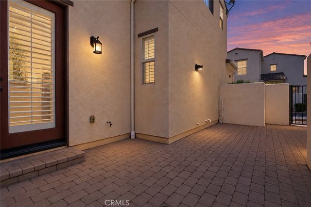 20304 Pienza Lane, Porter Ranch, CA 91326