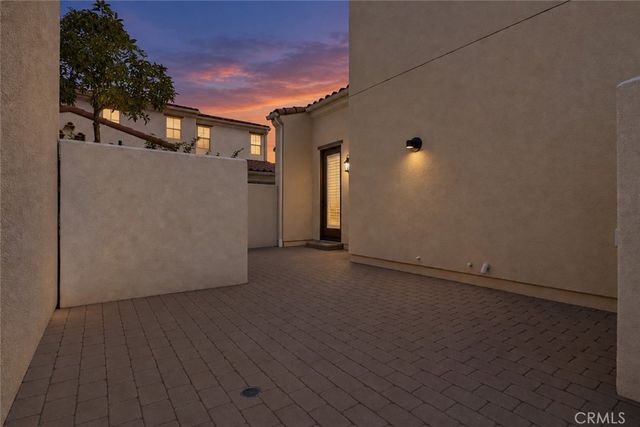 20304 Pienza Lane, Porter Ranch, CA 91326
