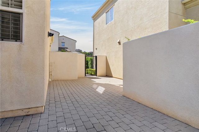 20304 Pienza Lane, Porter Ranch, CA 91326