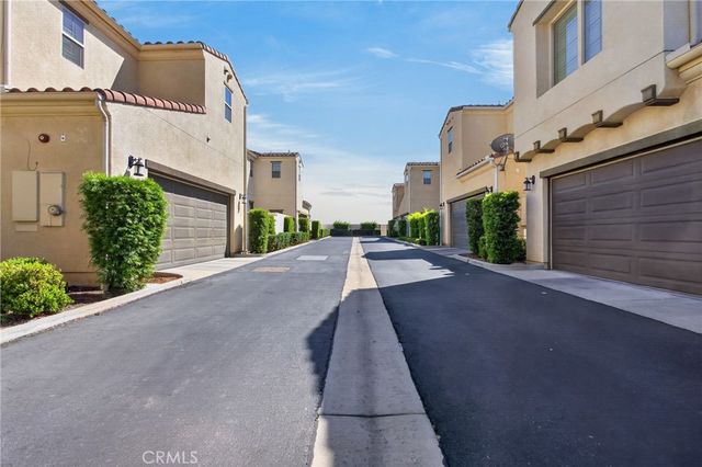 20304 Pienza Lane, Porter Ranch, CA 91326