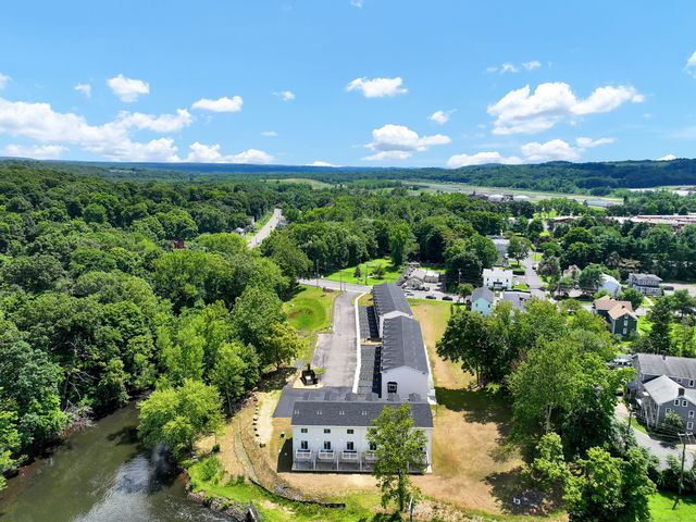 33 Main Street 16, Meriden, CT 06451