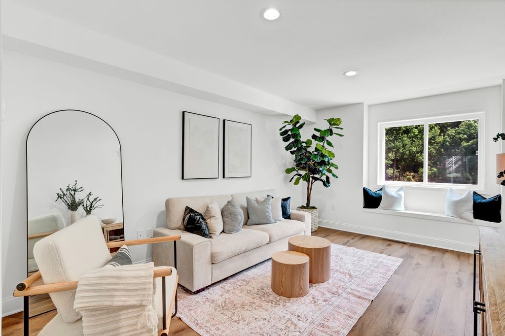 33 Main Street 16, Meriden, CT 06451