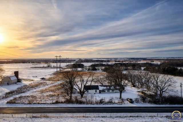 8039 SE Berryton RD, Berryton, KS 66409