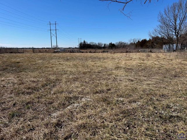 8039 SE Berryton RD, Berryton, KS 66409