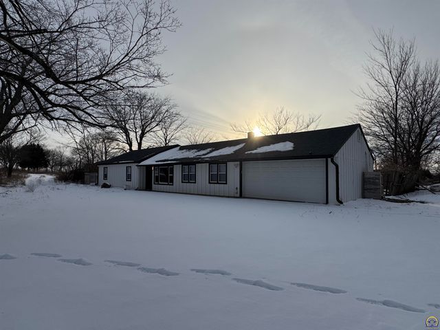 8039 SE Berryton RD, Berryton, KS 66409