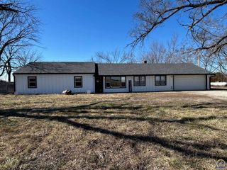 8039 SE Berryton RD, Berryton, KS 66409