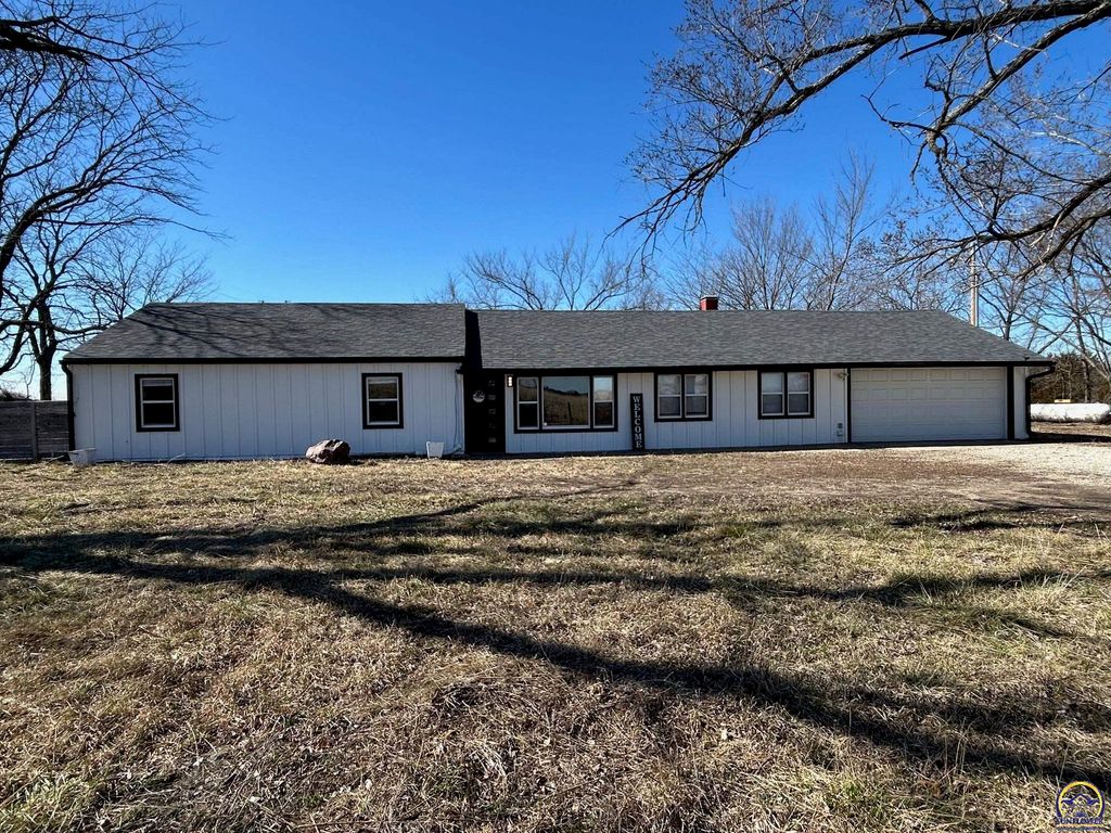8039 SE Berryton RD, Berryton, KS 66409