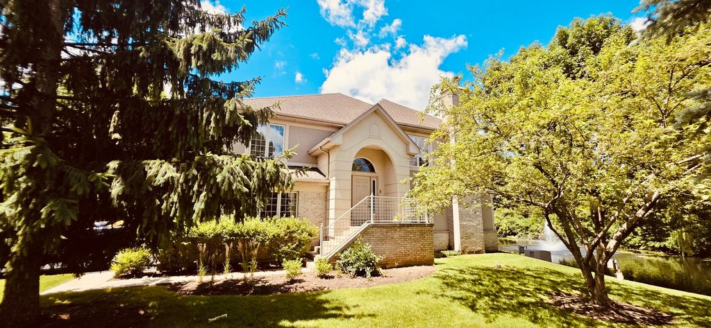 30 Beaconsfield Court, Lincolnshire, IL 60069