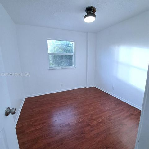 3920 Woodside Dr 8, Coral Springs, FL 33065