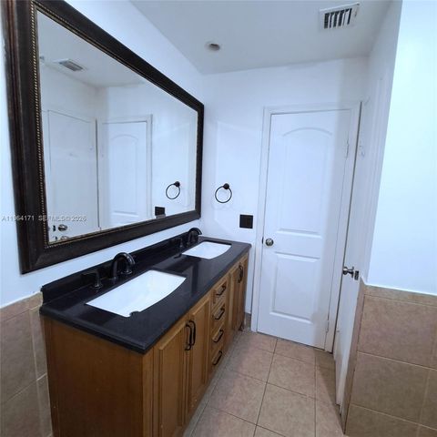 3920 Woodside Dr 8, Coral Springs, FL 33065