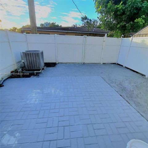 3920 Woodside Dr 8, Coral Springs, FL 33065