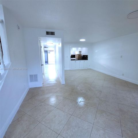 3920 Woodside Dr 8, Coral Springs, FL 33065