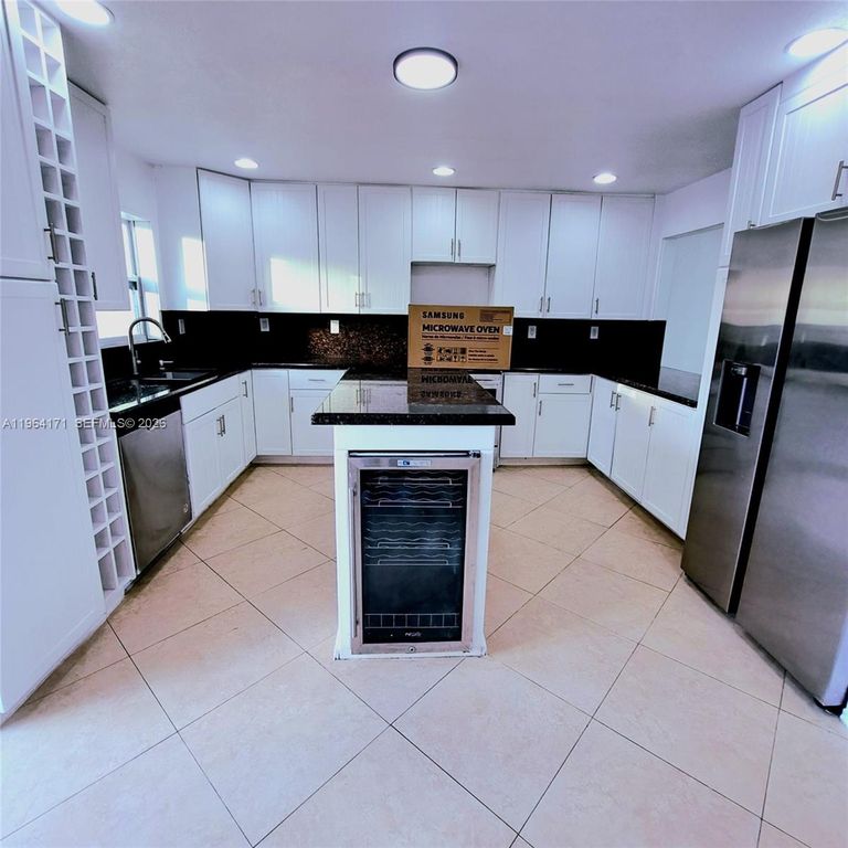 3920 Woodside Dr 8, Coral Springs, FL 33065