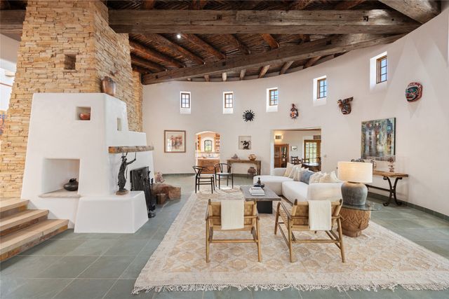 7 Altazano Drive, Santa Fe, NM 87505
