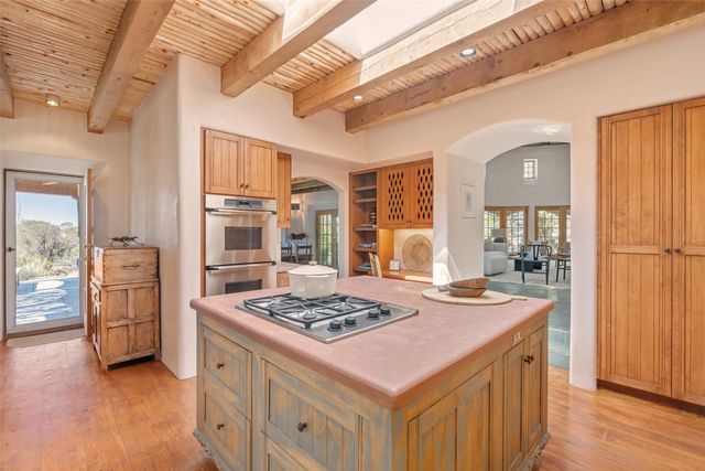 7 Altazano Drive, Santa Fe, NM 87505