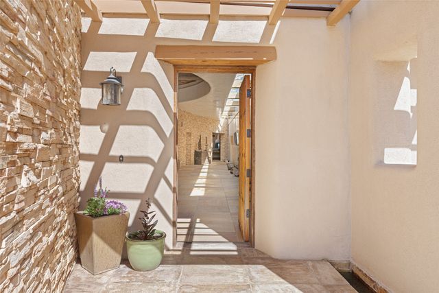 7 Altazano Drive, Santa Fe, NM 87505