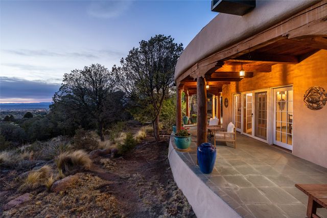 7 Altazano Drive, Santa Fe, NM 87505