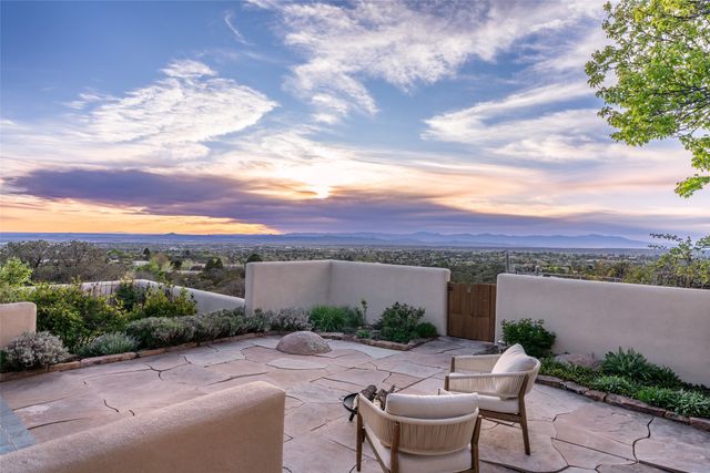 7 Altazano Drive, Santa Fe, NM 87505