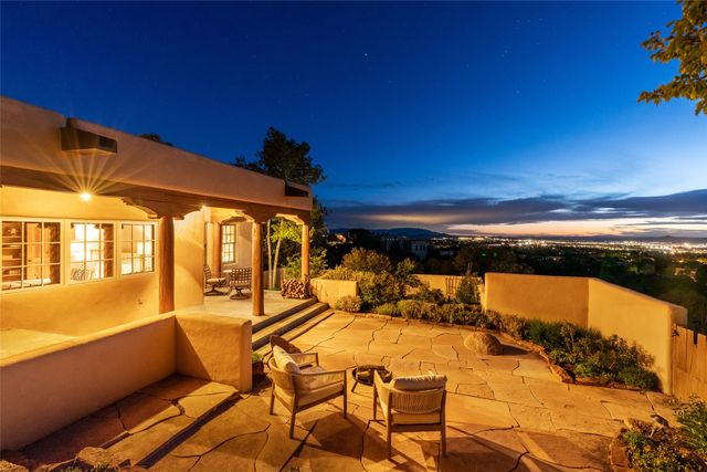 7 Altazano Drive, Santa Fe, NM 87505