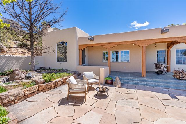 7 Altazano Drive, Santa Fe, NM 87505