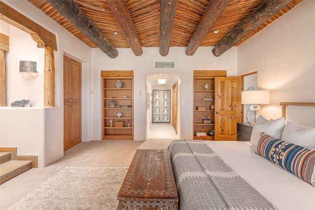 7 Altazano Drive, Santa Fe, NM 87505