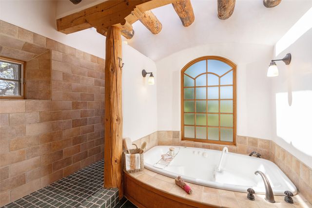 7 Altazano Drive, Santa Fe, NM 87505