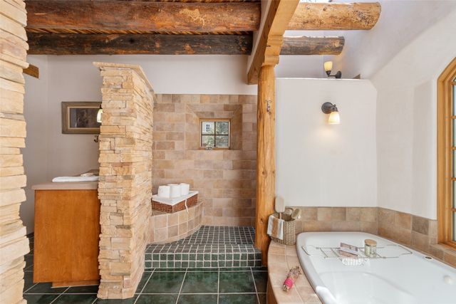 7 Altazano Drive, Santa Fe, NM 87505