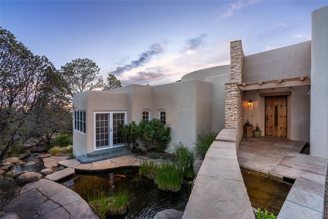 7 Altazano Drive, Santa Fe, NM 87505
