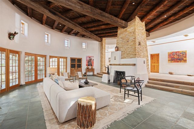 7 Altazano Drive, Santa Fe, NM 87505