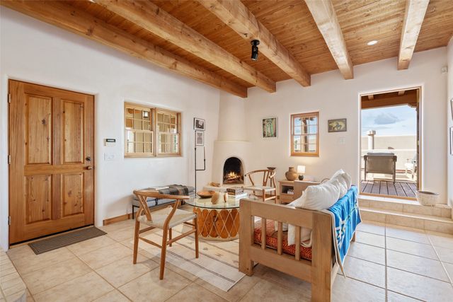 7 Altazano Drive, Santa Fe, NM 87505